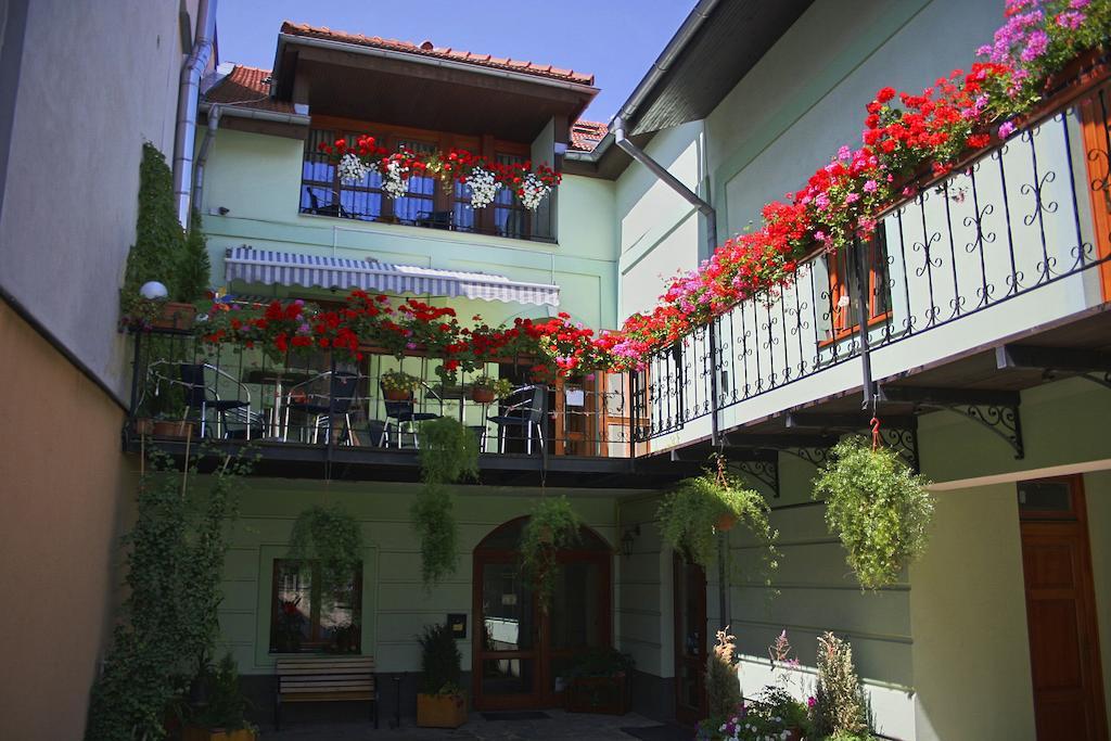 Boutique Penzion Slovenska - Penzion Bella Sicilia Eperjes Kültér fotó